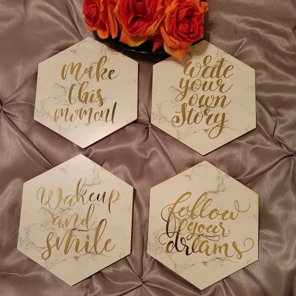 Wall plaques/signs - New without tags